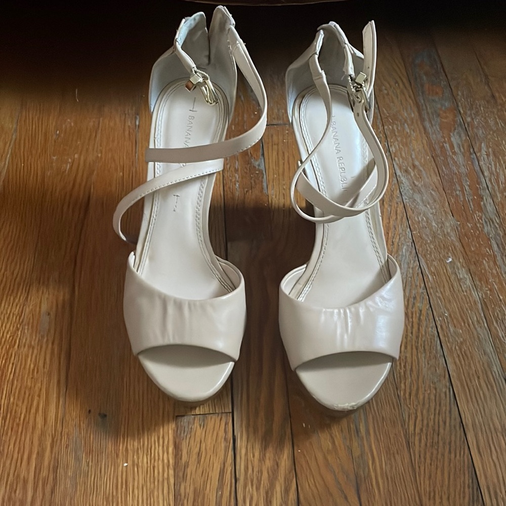 Banana Republic Light Pink Wedges